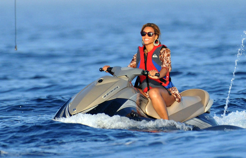 beyonce jet ski st tropez