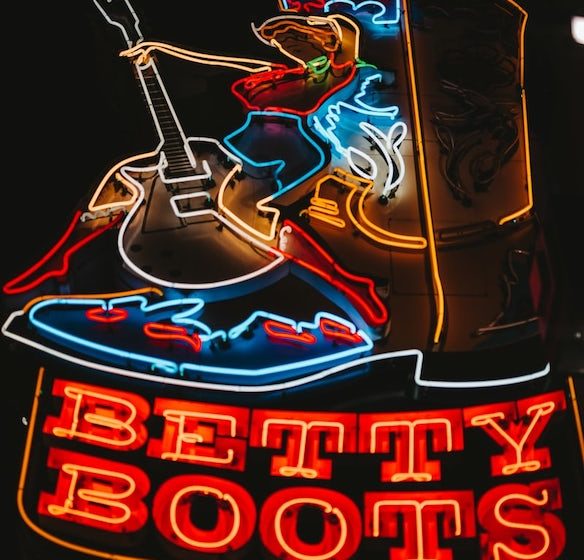 Nashville, Betty Boots