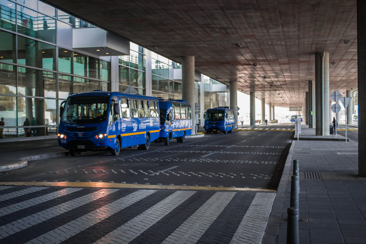 2 Bogotá airport shuttle, Flickr jimmy7v
