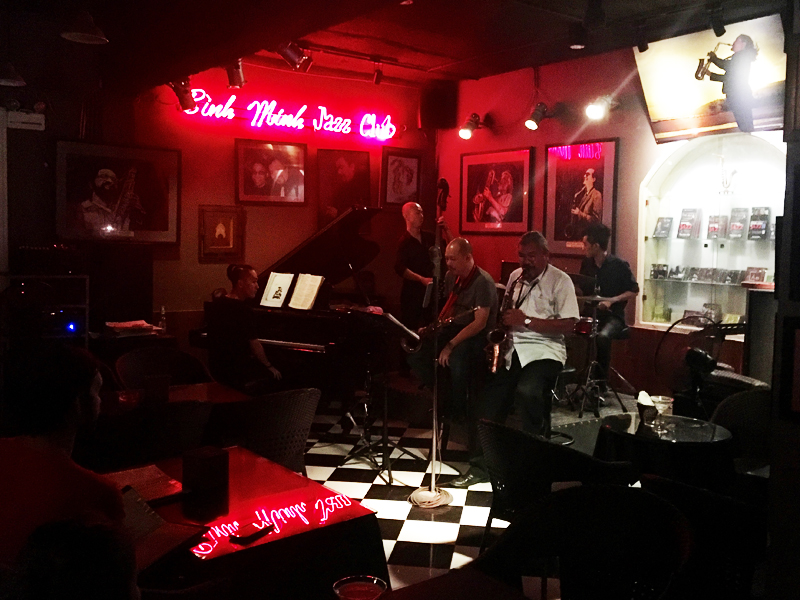 minh-jazz-club-hanoi-vietnam-3