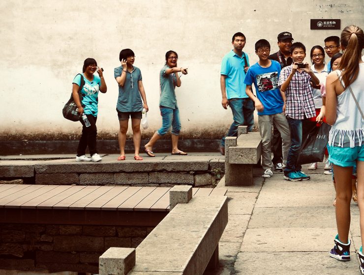 Hangzhou's Preteen Paparazzi.
