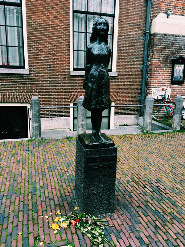 Anne Frank statue.