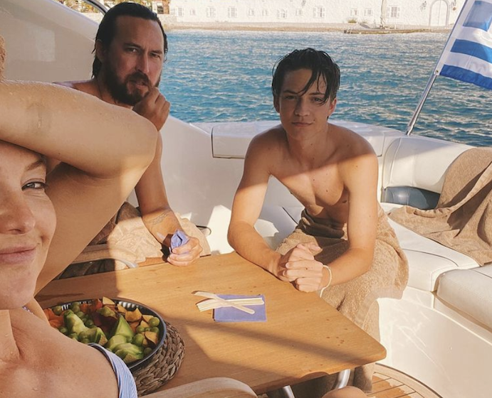kate hudson in greece