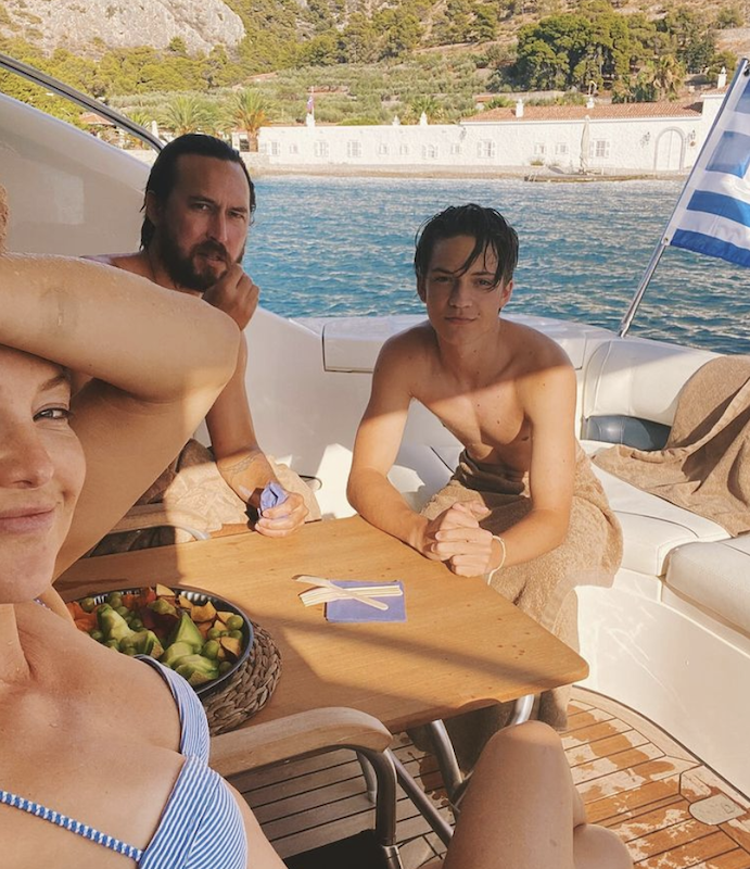kate hudson in greece