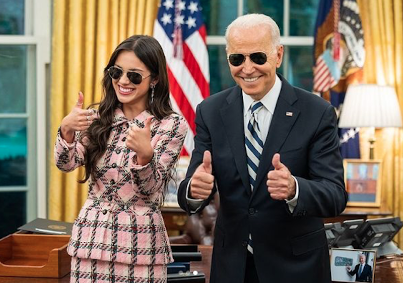 Olivia Rodrigo Poses With Joe Biden At The White House