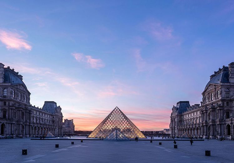 Louvre museums in paris 