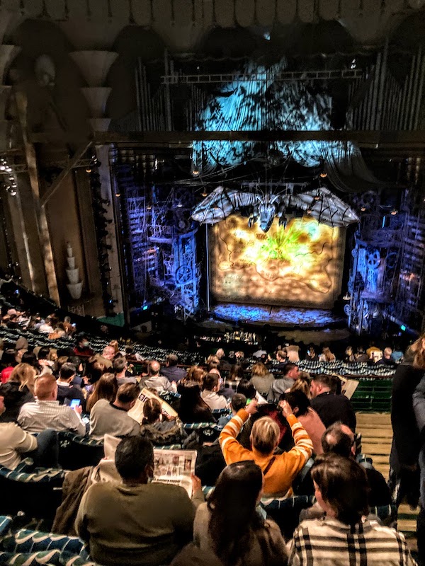 Apollo Victoria Theater