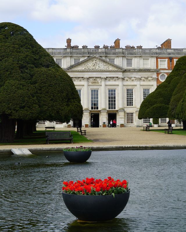 bridgerton filming locations HAMPTON COURT PALACE