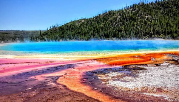 Hot Springs yellowstone