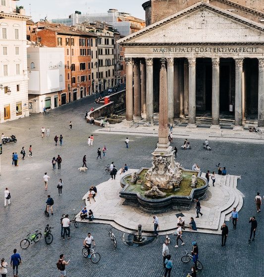 Top 5 Italian Piazzas That Will Make You Feel Like A Local