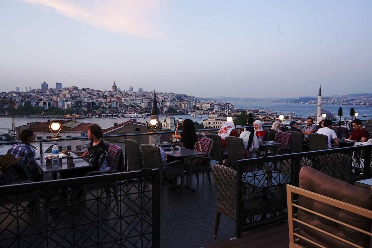 Giriftar Rooftop Terrace