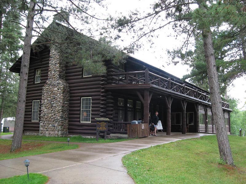 Douglas Lodge