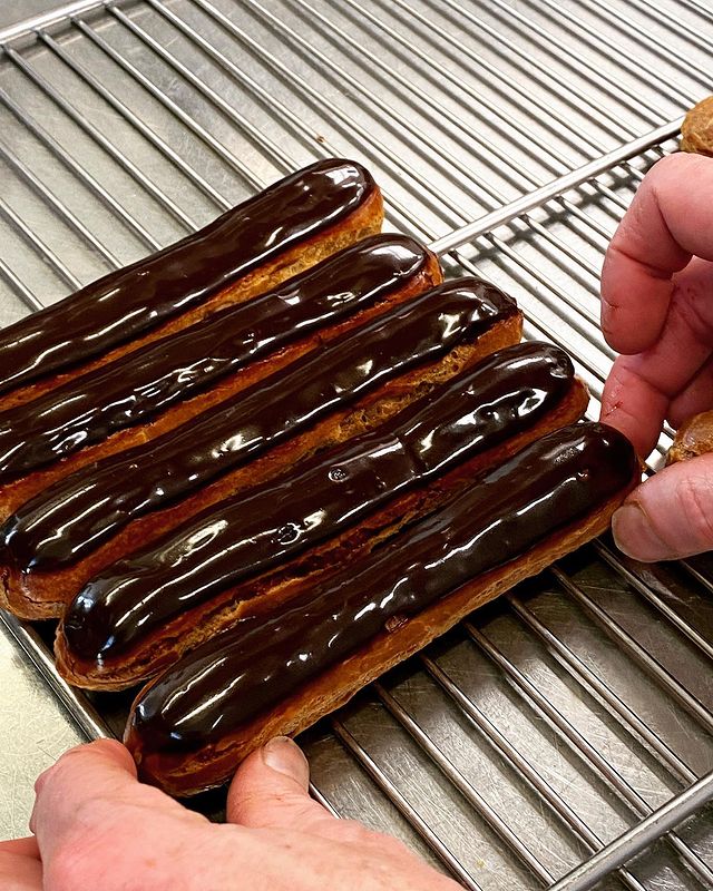 Shiny chocolate éclairs from Jacques Genin parisian desserts