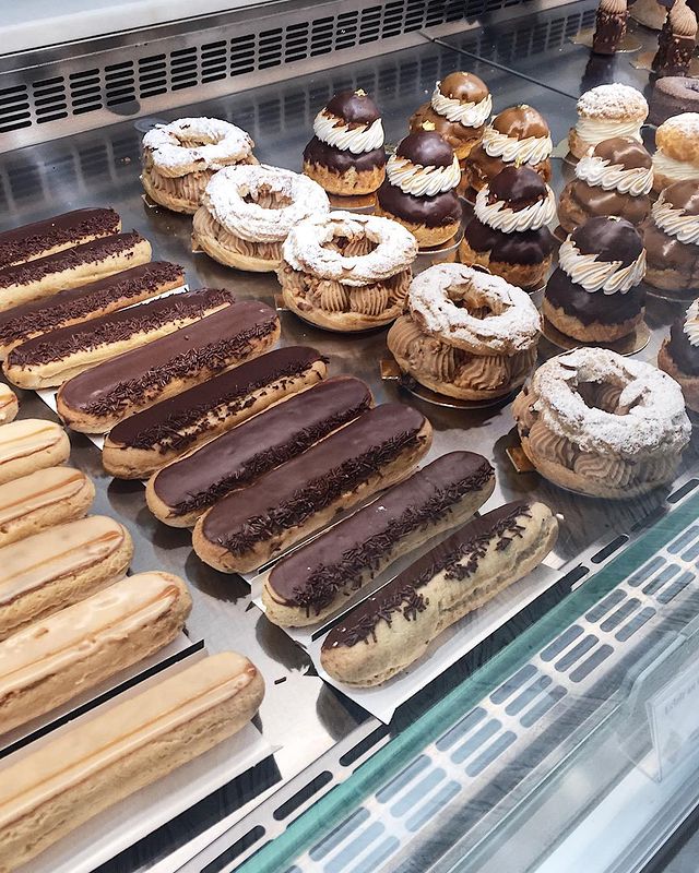 Éclairs at Helmut Newcake