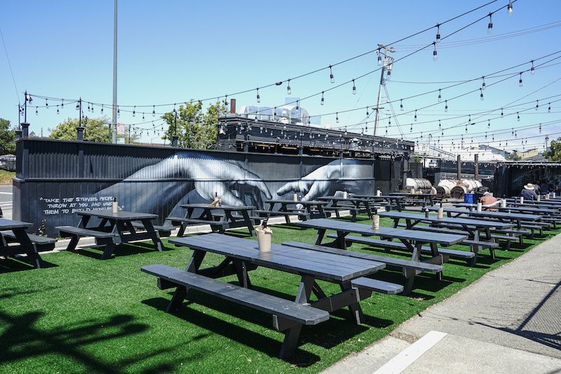 Horn Barbecue outdoor seating