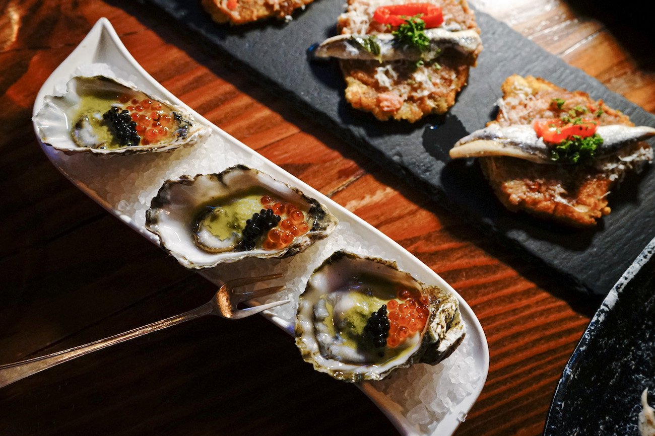 Sobre Mesa oysters