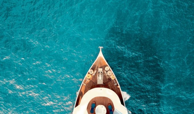 Yacht broker