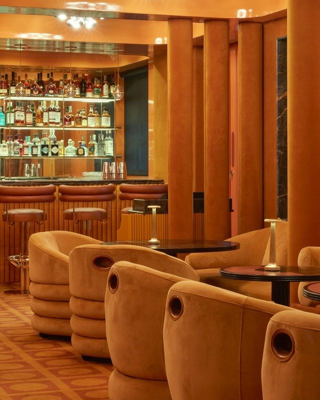 Bar at Upstairs at Langan’s