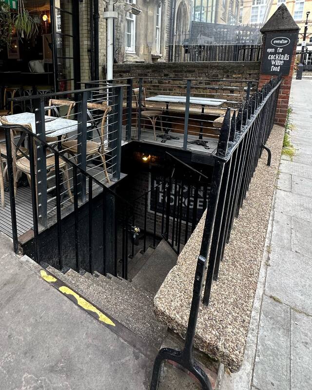 Entrance to Happiness Forgets