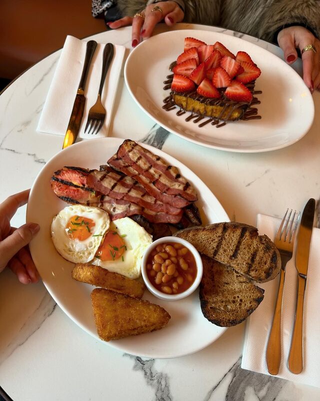 Full English breakfast at Drunch 