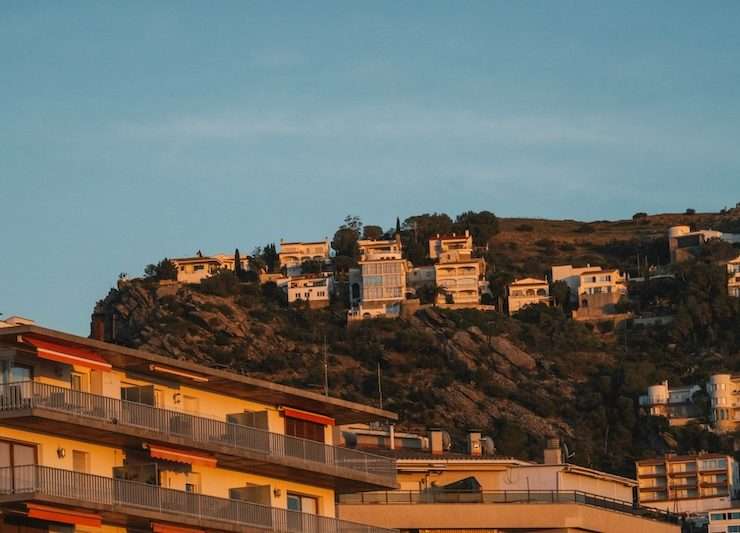 Hollywood Hills estate rentals