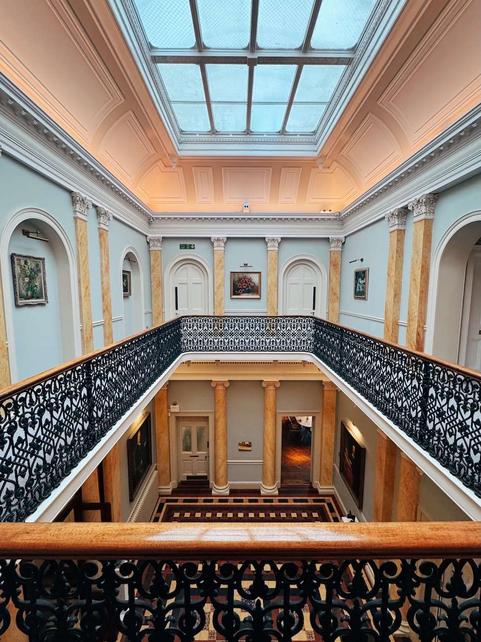 Leonardslee House