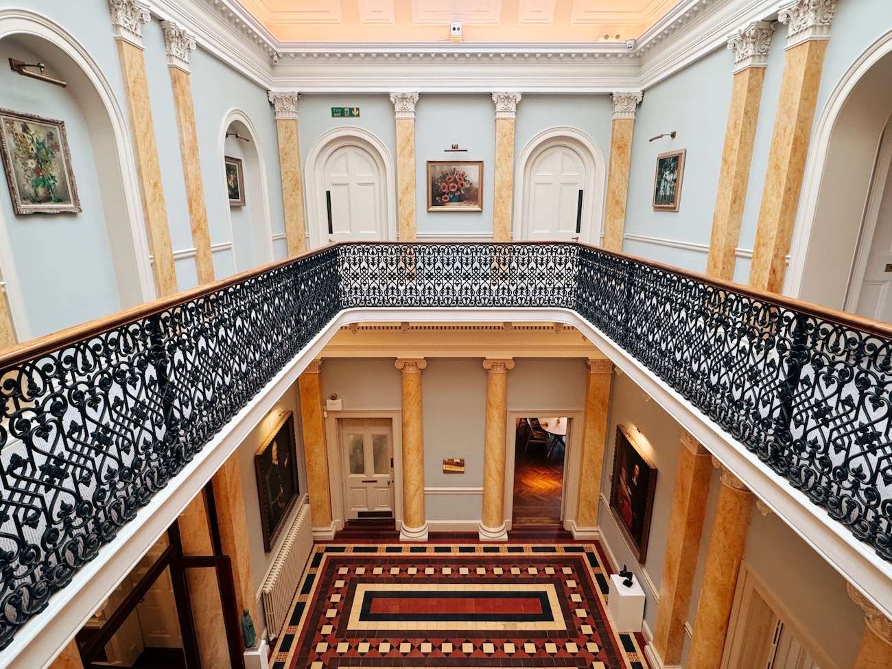 Leonardslee House