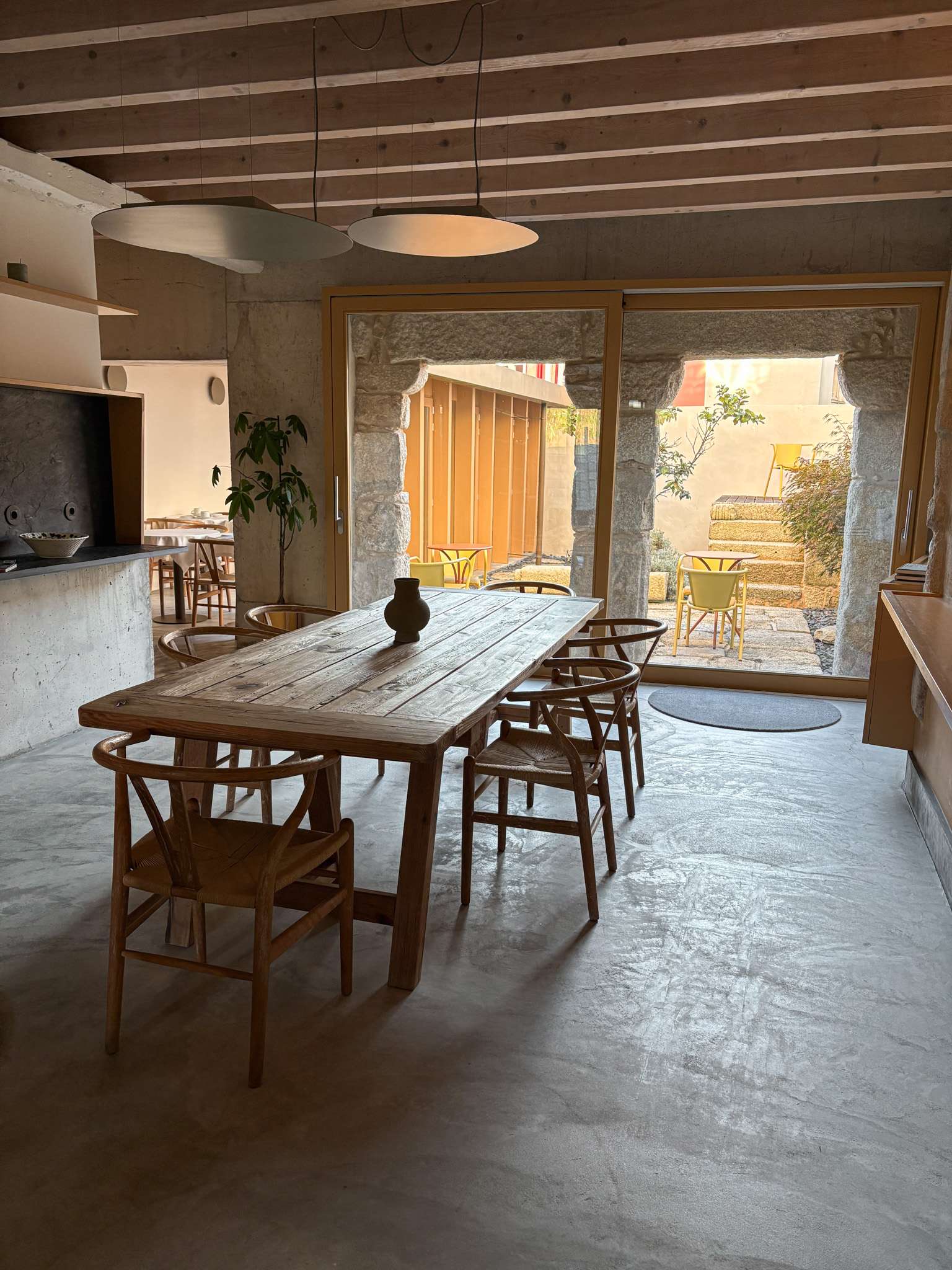 Warm common areas NA TRAVESSA SUITES PORTO